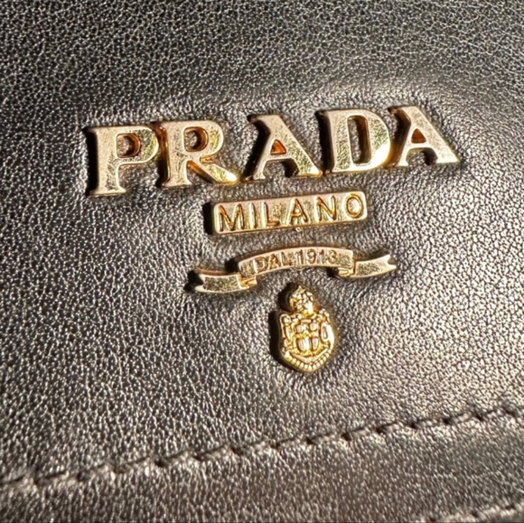 EUC! Gorgeous Prada Leather Wallet - Picture 10 of 15